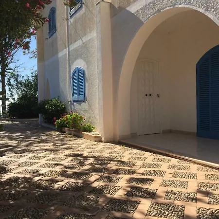 Anna Silvia Makari Fiction Rai 1 Casa Saverio La Manna Villa San Vito Lo Capo